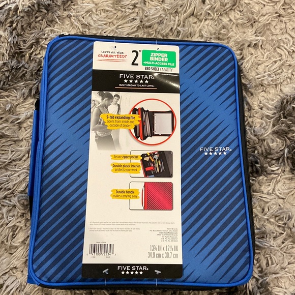 2” Five Star zipper binder with 880 sheet capacity. - Picture 1 of 3